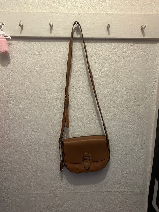 Handbags - Classic Tan Crossbody Women's Bag - Minimal Saddle Design